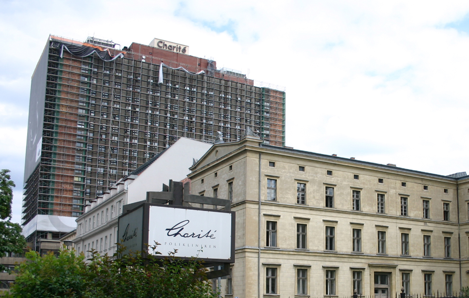 20070531  Luisenstrasse 56 mit Charite  007 (Prusowski)