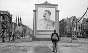 Painting of Stalin on the Unter den Linden web