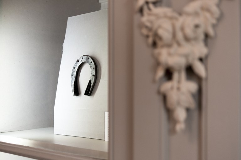 Sammlungsschaufenster_Hufeisen
