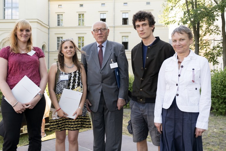 Prof. Kunst, Dr. Christian Bruhn und seine Stipendiat_innen