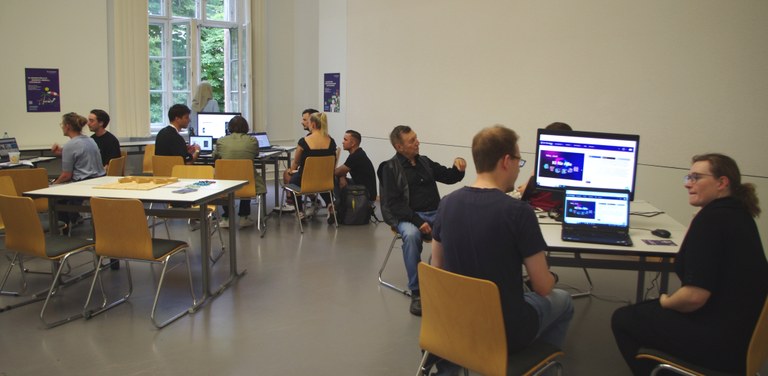 KI-Campus bei der Langen Nacht der Wissenschaften 2024 Foto: Speaker-Corners mit Gästen der Langen Nacht der Wissenschaften
