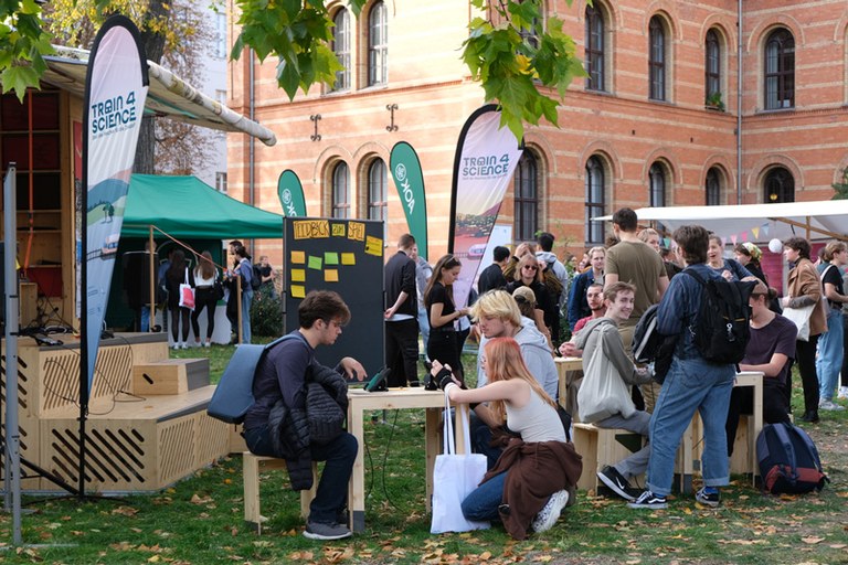hu_info_immafeiermarkt_2324.jpg