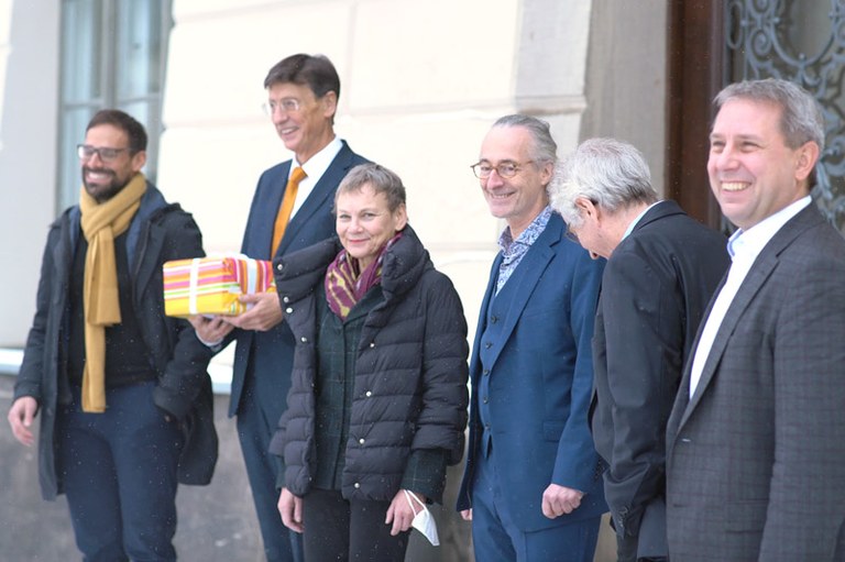 hu_info_jahreswechsel_header_3.jpg