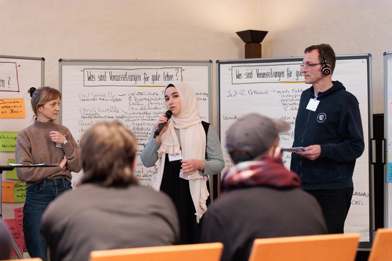 hubmoldt_info_workshop_leitbild_lehre_plum.jpg