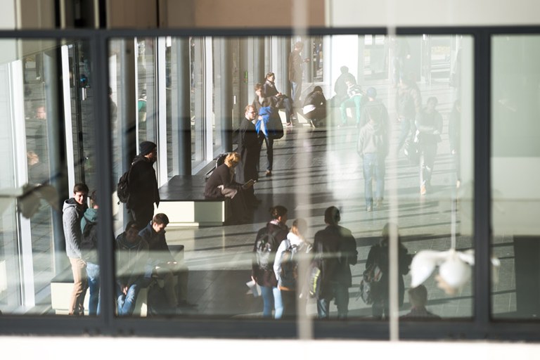 humbolt_info_adlershof_nov.jpg