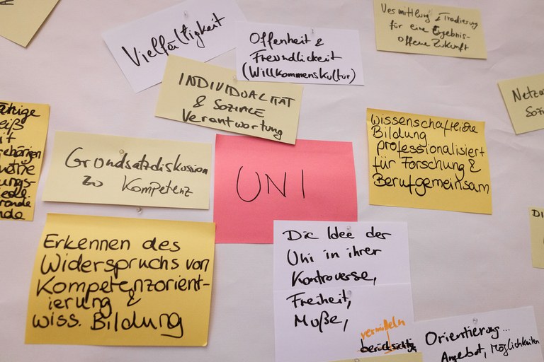 Leitbild_Lehre_230225_hu_pp_58.jpeg