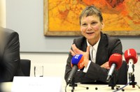 Sabine Kunst beim Pressegespräch