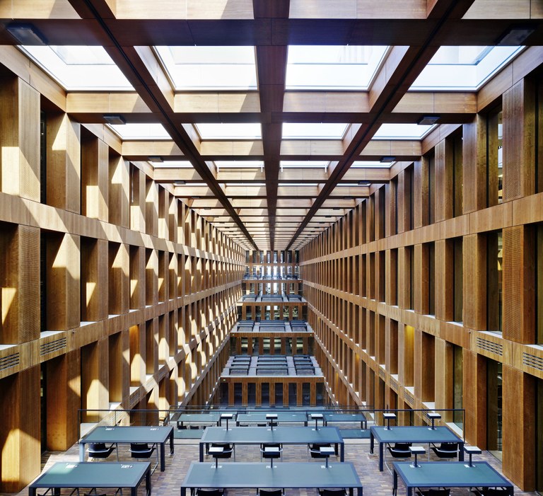 Jacob-und-Wilhelm-Grimm-Zentrum, Lesesaal