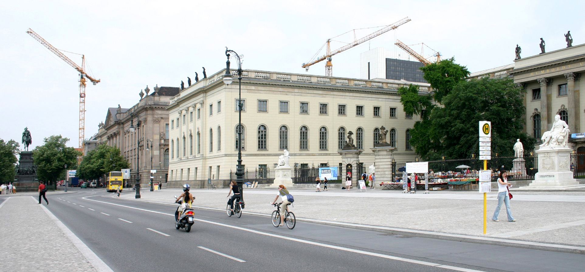 Humboldt-Universität zu Berlin, Hauptgebäude, Unter den Linden 6