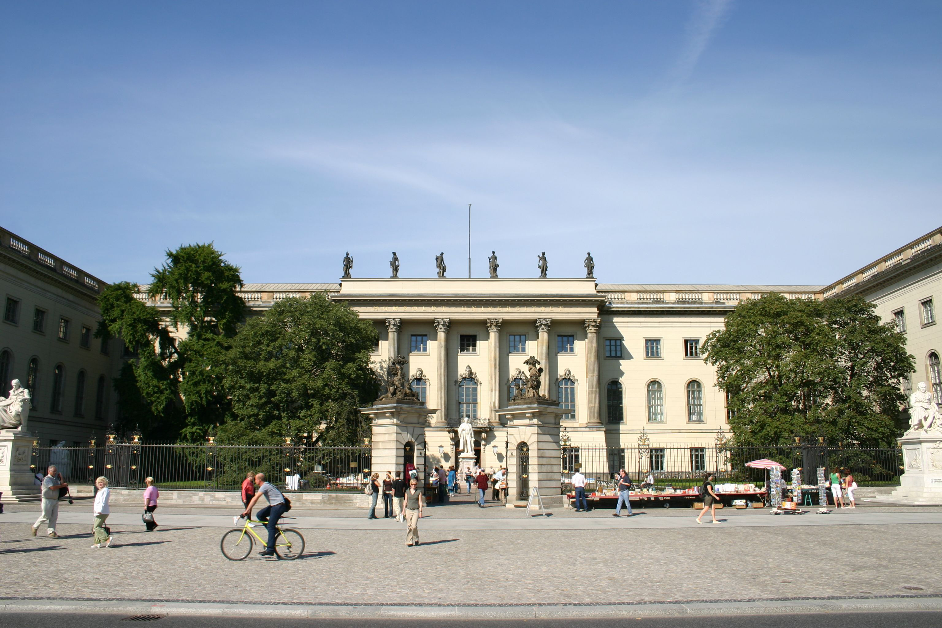 Humboldt-Universität zu Berlin, Hauptgebäude, Unter den Linden 6.