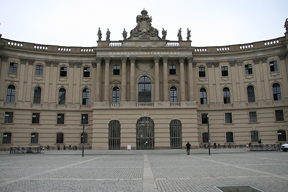 20110720 Kommode Bebelplatz Frontansicht  003 (Maria Friedrich).JPG