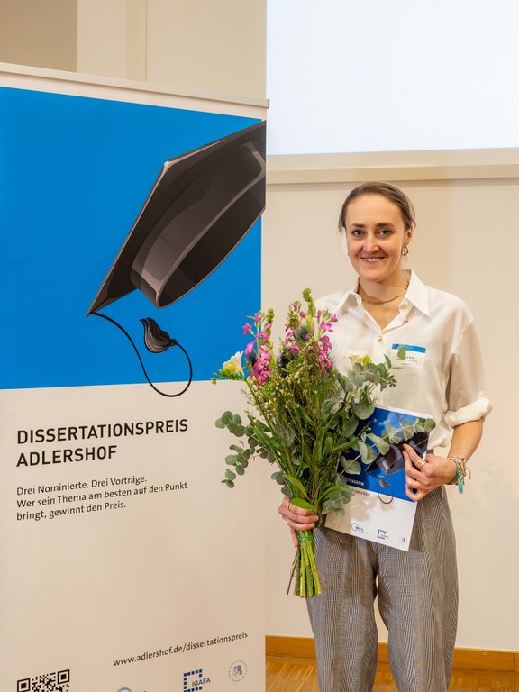 Gewinnerin Dissertationspreis Adlershof für 2023 Dr. Lisa Kröll