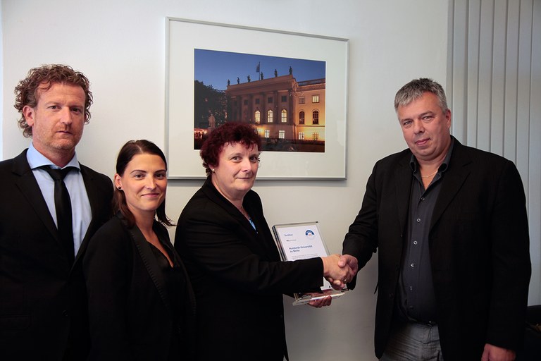 20160919 VBL Zertifikat 2016 an HU Foto Martin Ibold HU Berlin 3