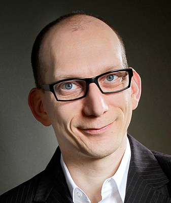 Dr. André Knops