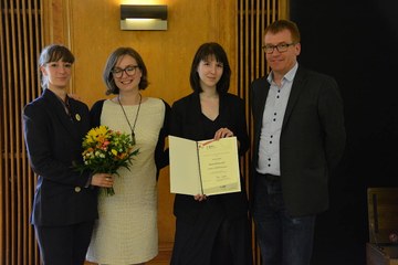 Preisverleihung an das Projektteam von Dr. Schelbert und seine studentischen Hilfskräfte