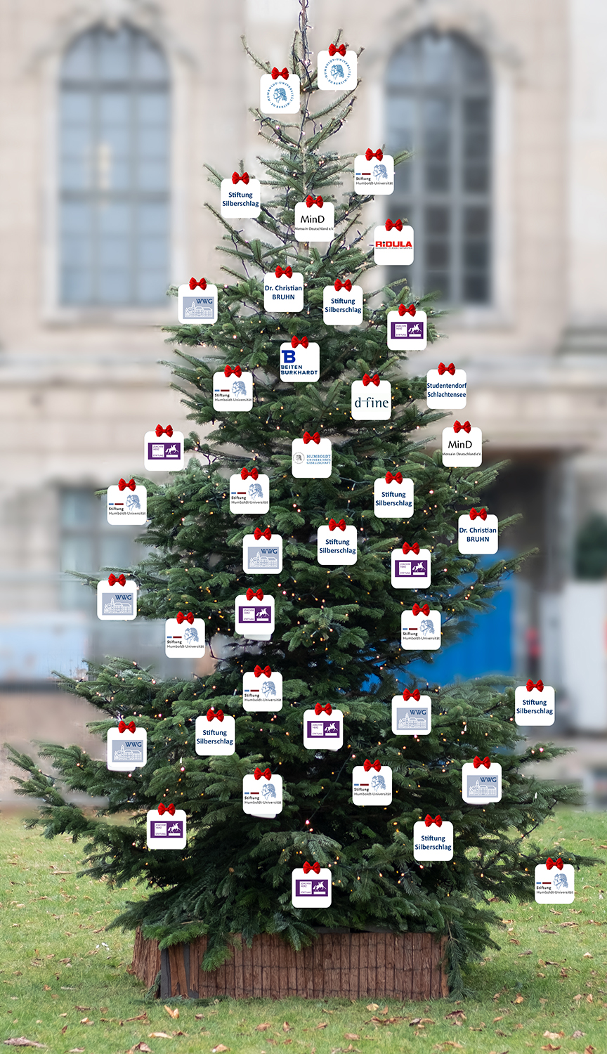 Spendenbaum mit Tafeln 3