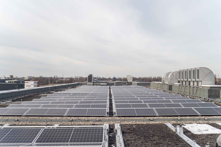 Solardachmontage auf der SPeicherbibliothek