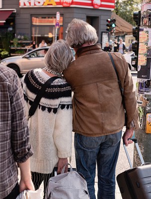 hu21mh liebe DSF6570 Älteres Pärchen auf der Straße