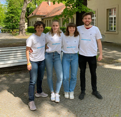 Katja Schmitt und Studierende vom Projekt „Sportbuddies“