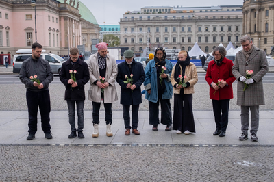 stolpersteine_reinigen_aktion_08.11.2024_stefan_klenke-6190-2.png