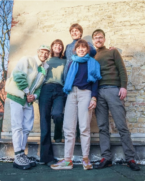 Gruppenfoto_Regenmoebel.png