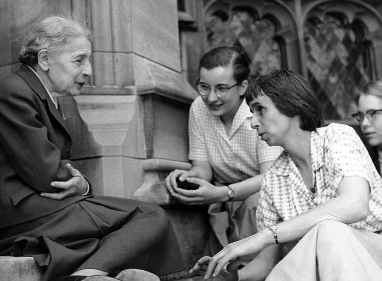 2018 Lise Meitner with students Courtesy of Bryn Mawr College. (April 1959)