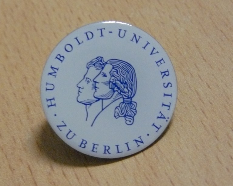 HU Anstecker