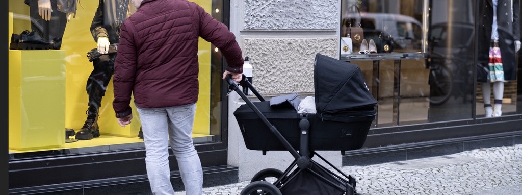 Mann Kinderwagen Klassengesellschaft