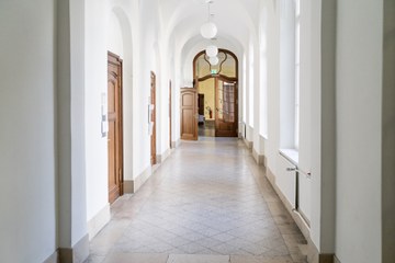 Innenansicht eines Gebäudes der Philosophischen Fakultät der Humboldt-Universität