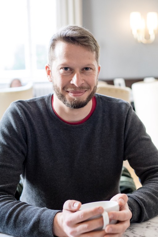 Student im Café