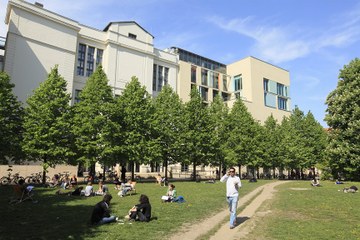 Sprach- und Literaturwissenschaftliche Fakultät Sprach- und literaturwissenschaftliche Fakultät der Humboldt-Universität, Hegelplatz