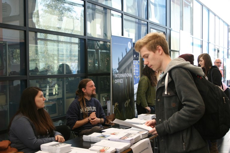 12.10.2015 Infomarkt Adlershof
