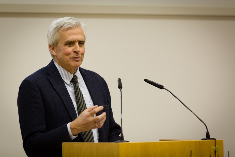 Moderator Hardy R. Schmitz