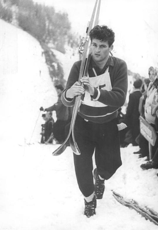 Bundesarchiv Bild 183 37342 0004, Oberwiesenthal, Oster Skispringen, Helmut Recknagel