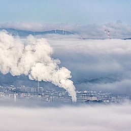 Treibhausgas-Emissionen, die durch die Verbrennung von Kohle, Öl und Gas entstehen, sind die primären Treiber des Klimawandels.