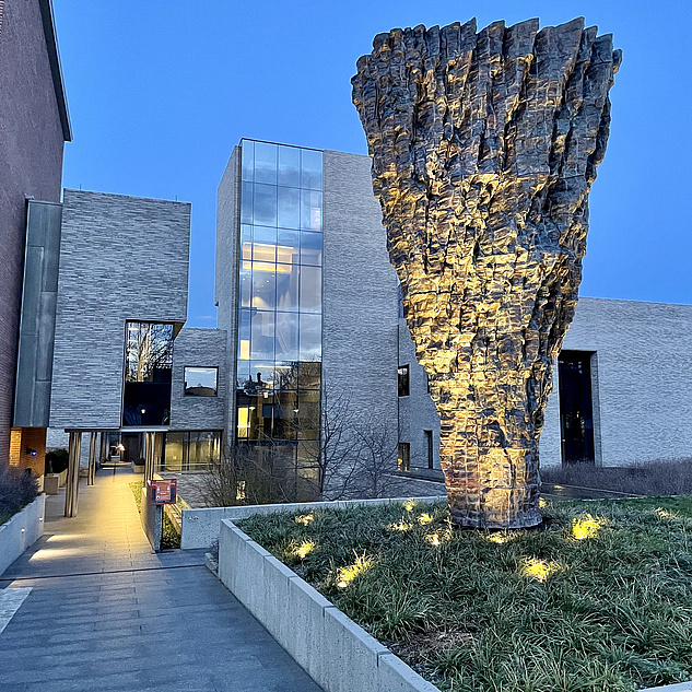 Andlinger Center for Energy and the Environment, Princeton University Moderne Skulptur an der Princeton University