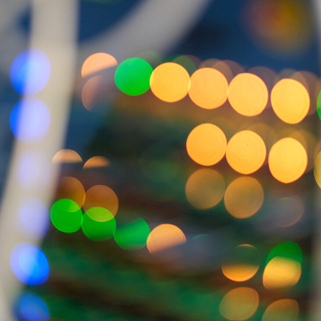 Eine Apparatur mit Schaltkreisen zum Einsatz in der chemischen Forschung.