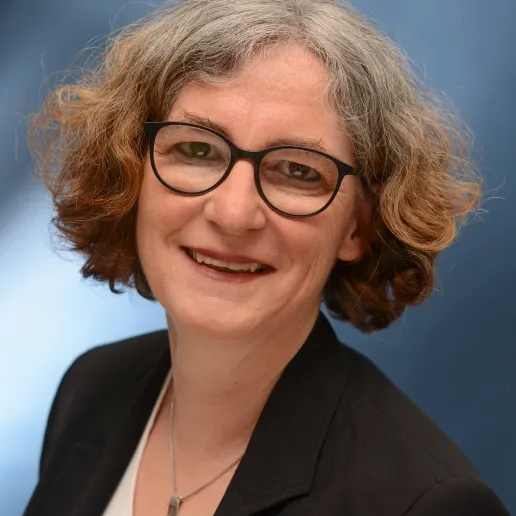 Dr. Viola Muth